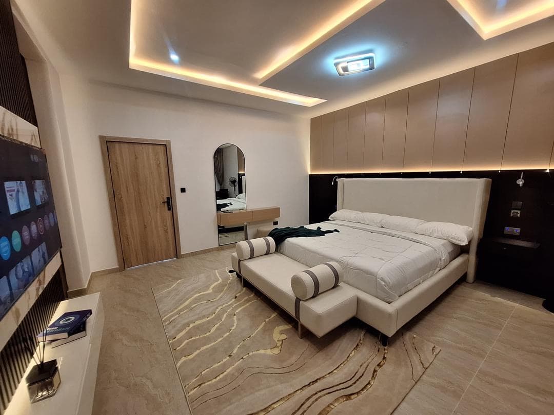 4-bedroom Terrace Duplex with pool — 4-bedroom house in Ikota, Lagos — photo 4 of 5 (Dwelns)