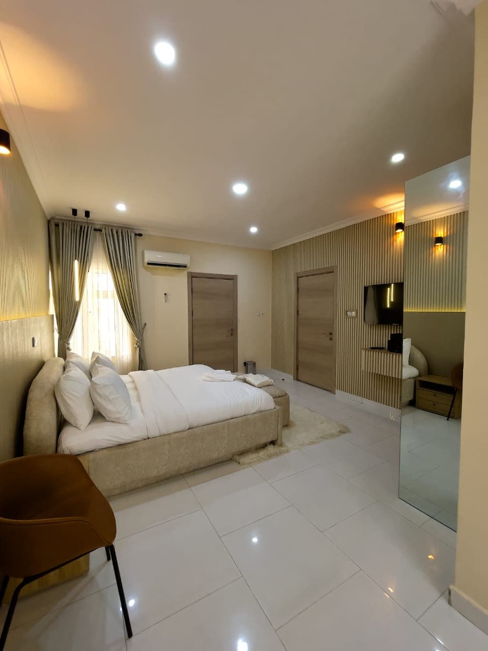 Luxury Spacious 3 Bedroom Duplex — 3-bedroom apartment in Victoria Island, Lagos — photo 4 of 5 (Dwelns)