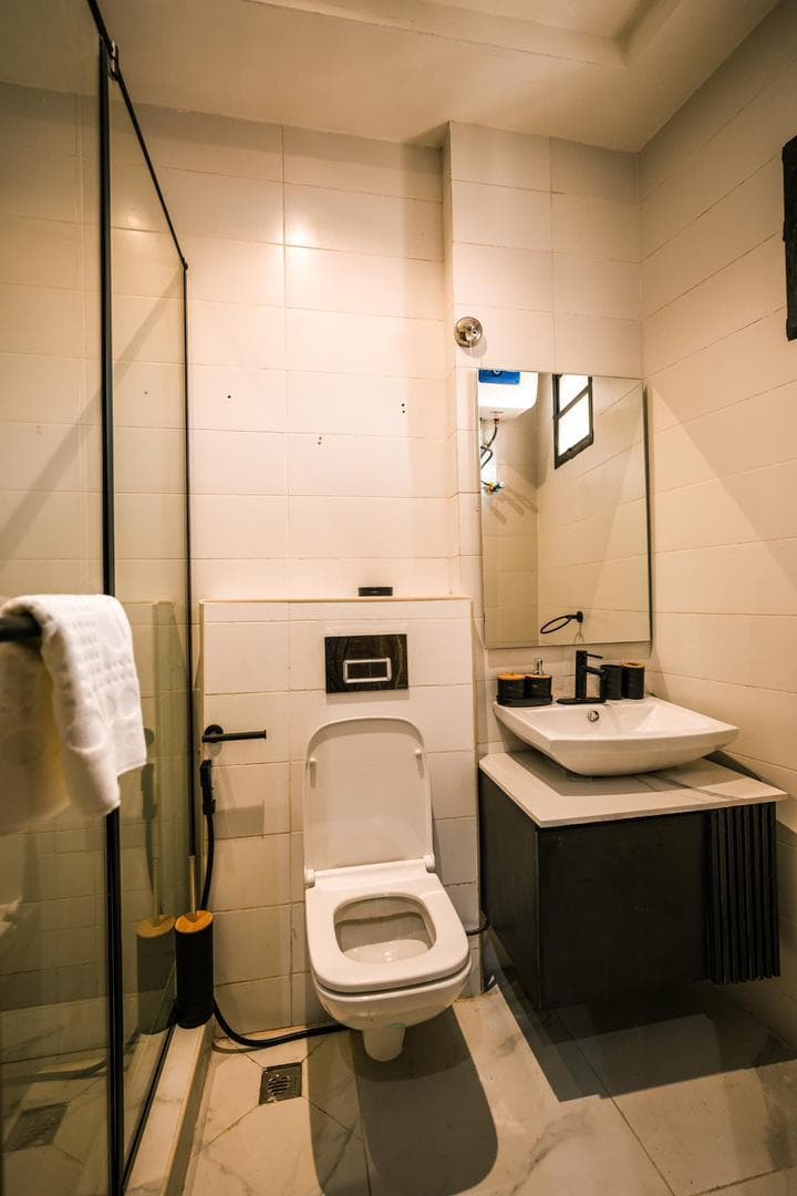 Luxurious 2 Bedroom Apartment — 2-bedroom apartment in Lagos, Lagos — photo 8 of 10 (Dwelns)