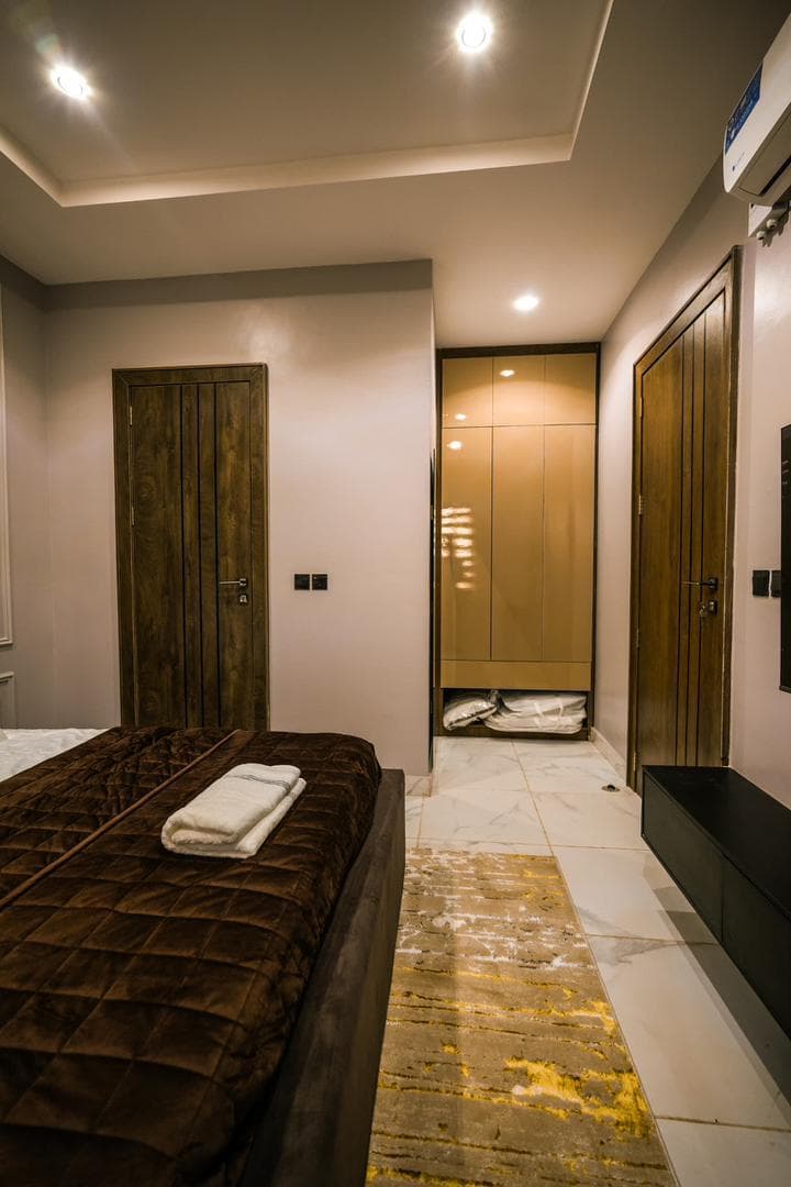 Luxurious 2 Bedroom Apartment — 2-bedroom apartment in Lagos, Lagos — photo 6 of 10 (Dwelns)