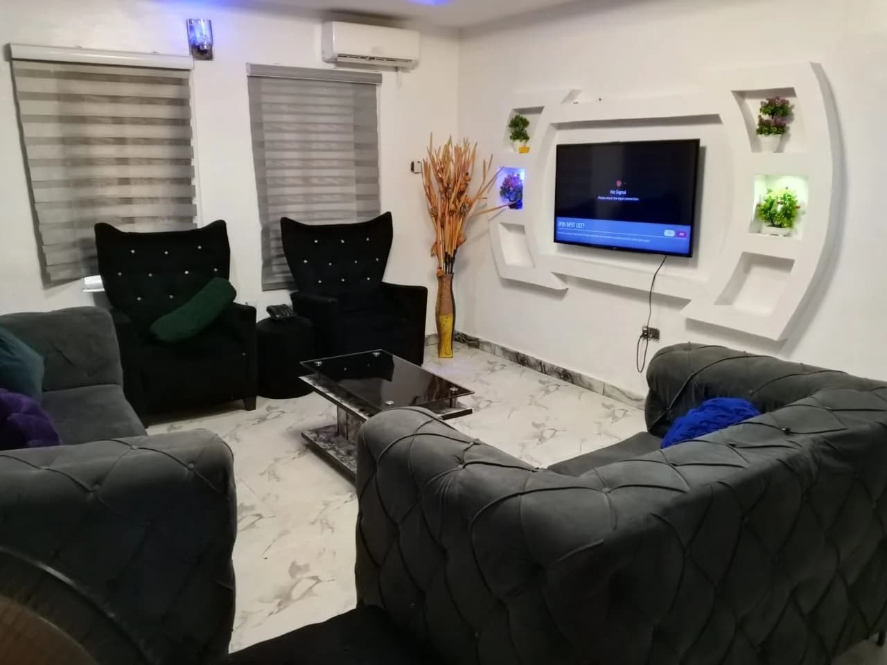Executive Luxury Suites — 2-bedroom apartment in Kosofe, Lagos — photo 2 of 6 (Dwelns)