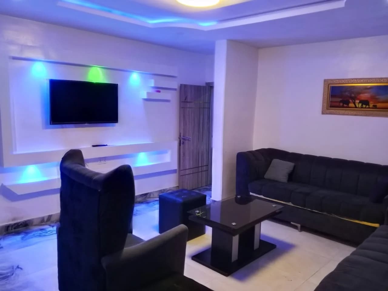 Manchester United Executive Luxury Suites — 1-bedroom apartment in Kosofe, Lagos — photo 1 of 5 (Dwelns)