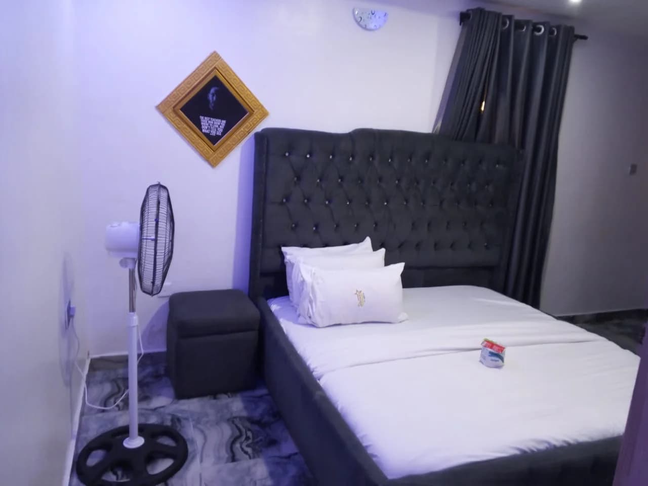 Manchester United Executive Luxury Suites — 1-bedroom apartment in Kosofe, Lagos — photo 2 of 6 (Dwelns)