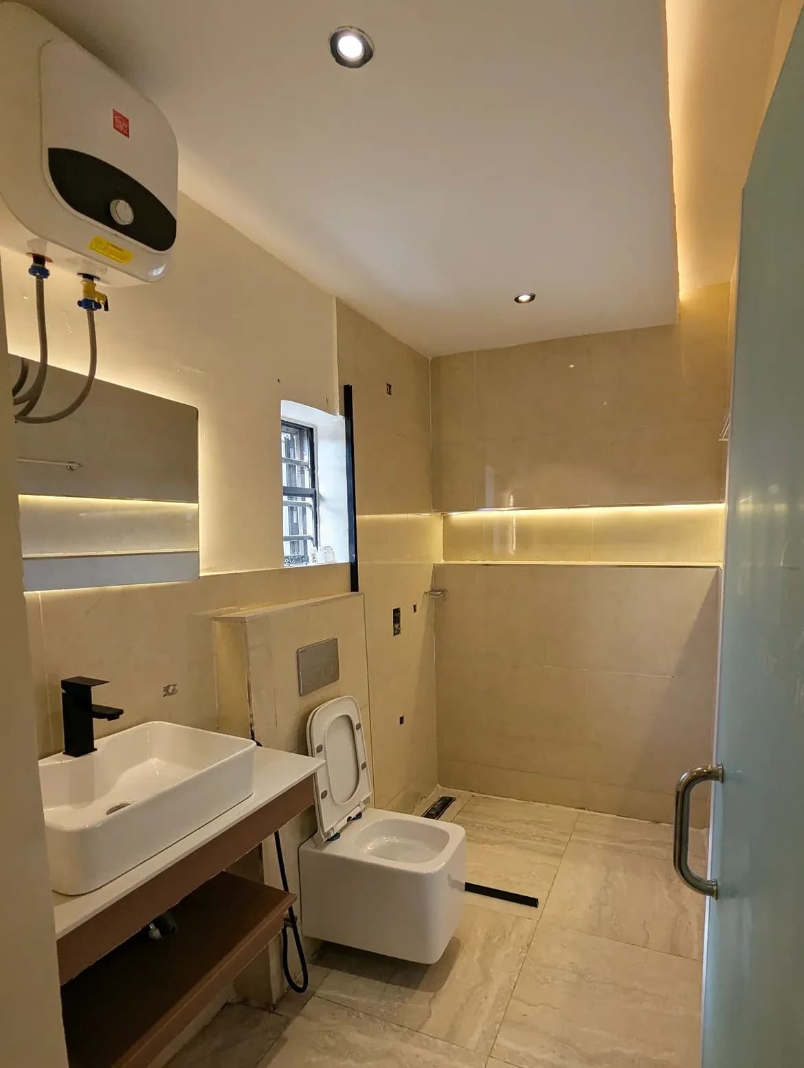 FORTVIEW LUXURY APARTMENTS (Flat 4420) — 1-bedroom apartment in Gwarinpa, Abuja — photo 6 of 9 (Dwelns)