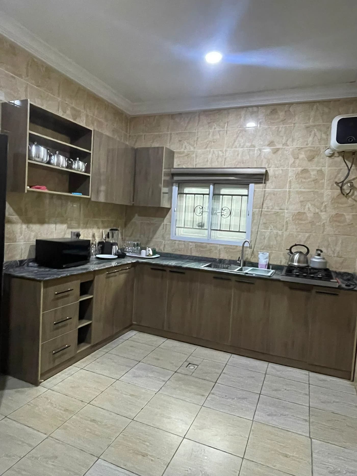 2-Bedroom Service Apartment in Gwarinpa, Abuja | 24/7 Power — 2-bedroom apartment in Abuja, FCT — photo 4 of 10 (Dwelns)