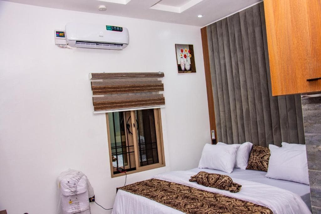 NIFEWAT APARTMENT leed studio apartment with gym, Netflix and WiFi — 1-bedroom apartment in Abuja, FCT — photo 2 of 15 (Dwelns)