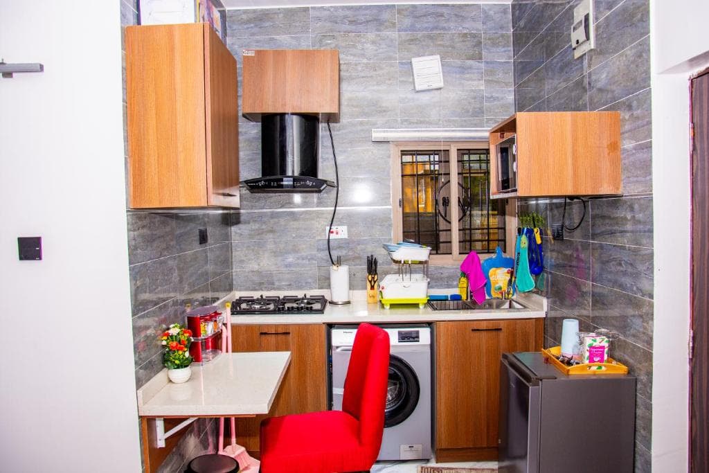 NIFEWAT APARTMENT leed studio apartment with gym, Netflix and WiFi — 1-bedroom apartment in Abuja, FCT — photo 5 of 15 (Dwelns)