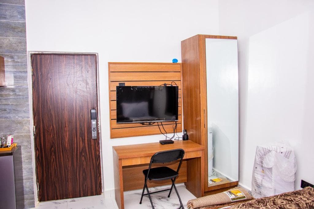 NIFEWAT APARTMENT leed studio apartment with gym, Netflix and WiFi — 1-bedroom apartment in Abuja, FCT — photo 10 of 15 (Dwelns)