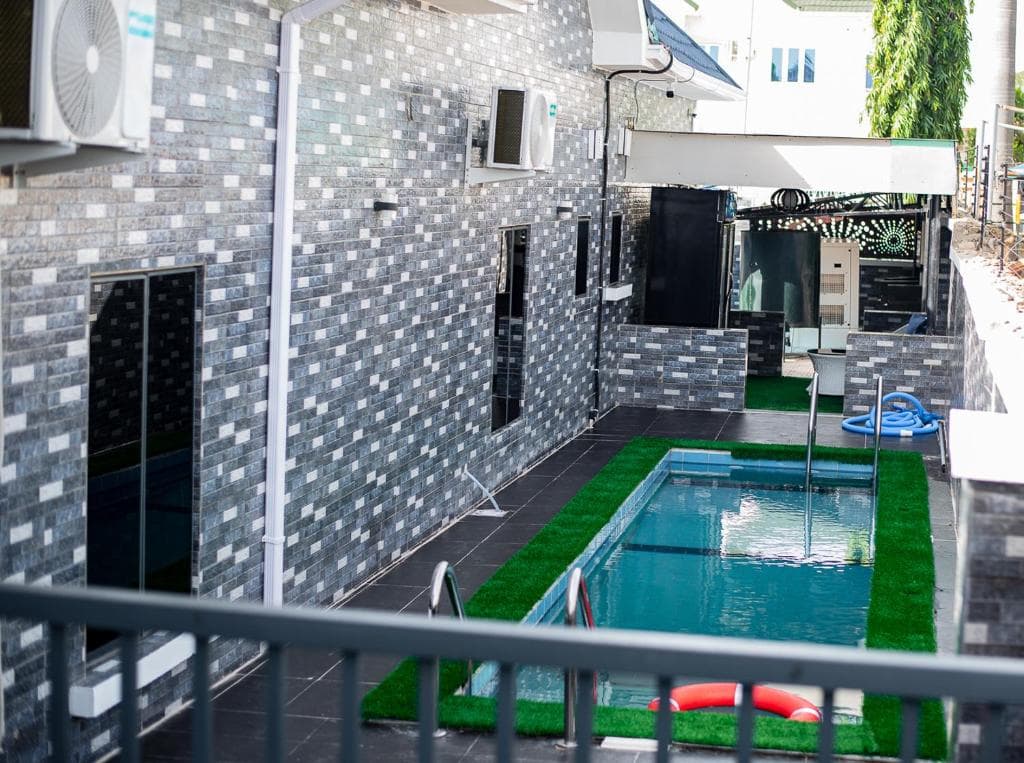 NIFEWAT APARTMENT,Dijon studio apartment with pool,WiFi, gym,Netflix and sit out — 1-bedroom apartment in Abuja, FCT — photo 14 of 20 (Dwelns)