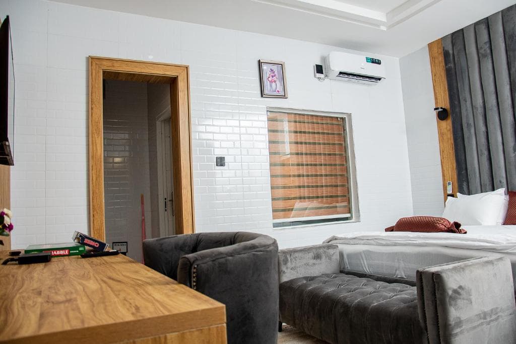 NIFEWAT APARTMENT,Dijon studio apartment with pool,WiFi, gym,Netflix and sit out — 1-bedroom apartment in Abuja, FCT — photo 19 of 20 (Dwelns)