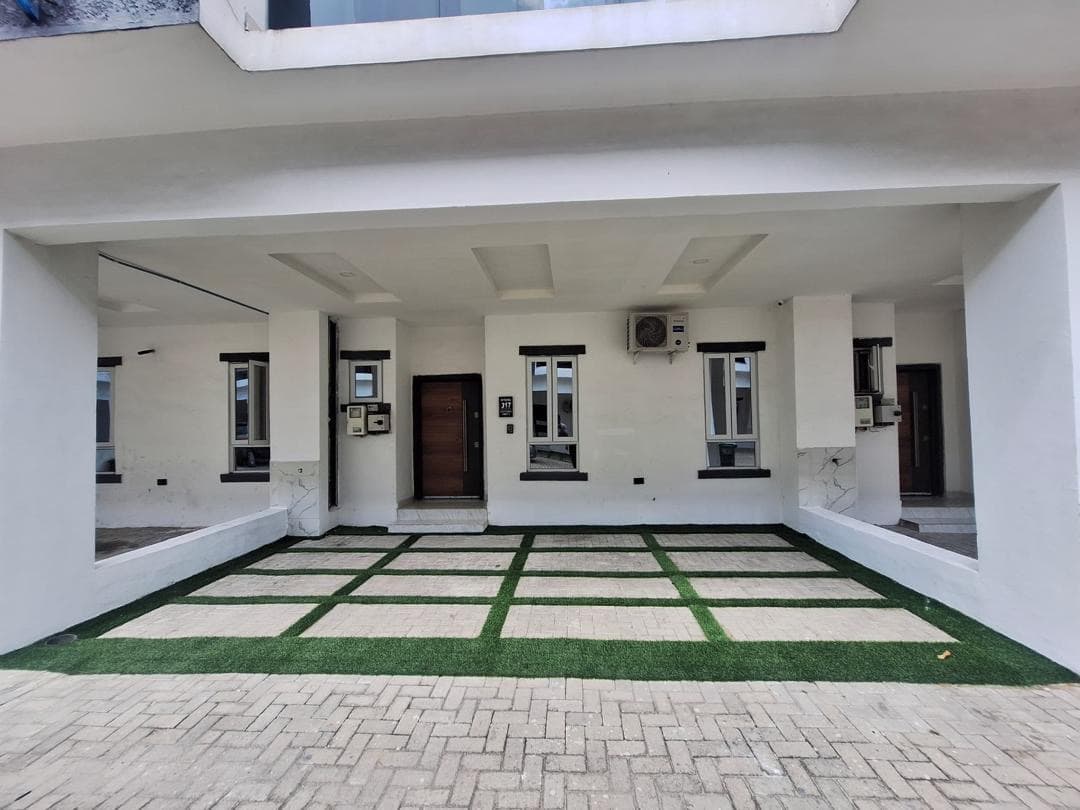 4-bedroom Terrace Duplex with pool — 4-bedroom house in Ikota, Lagos — photo 1 of 10 (Dwelns)